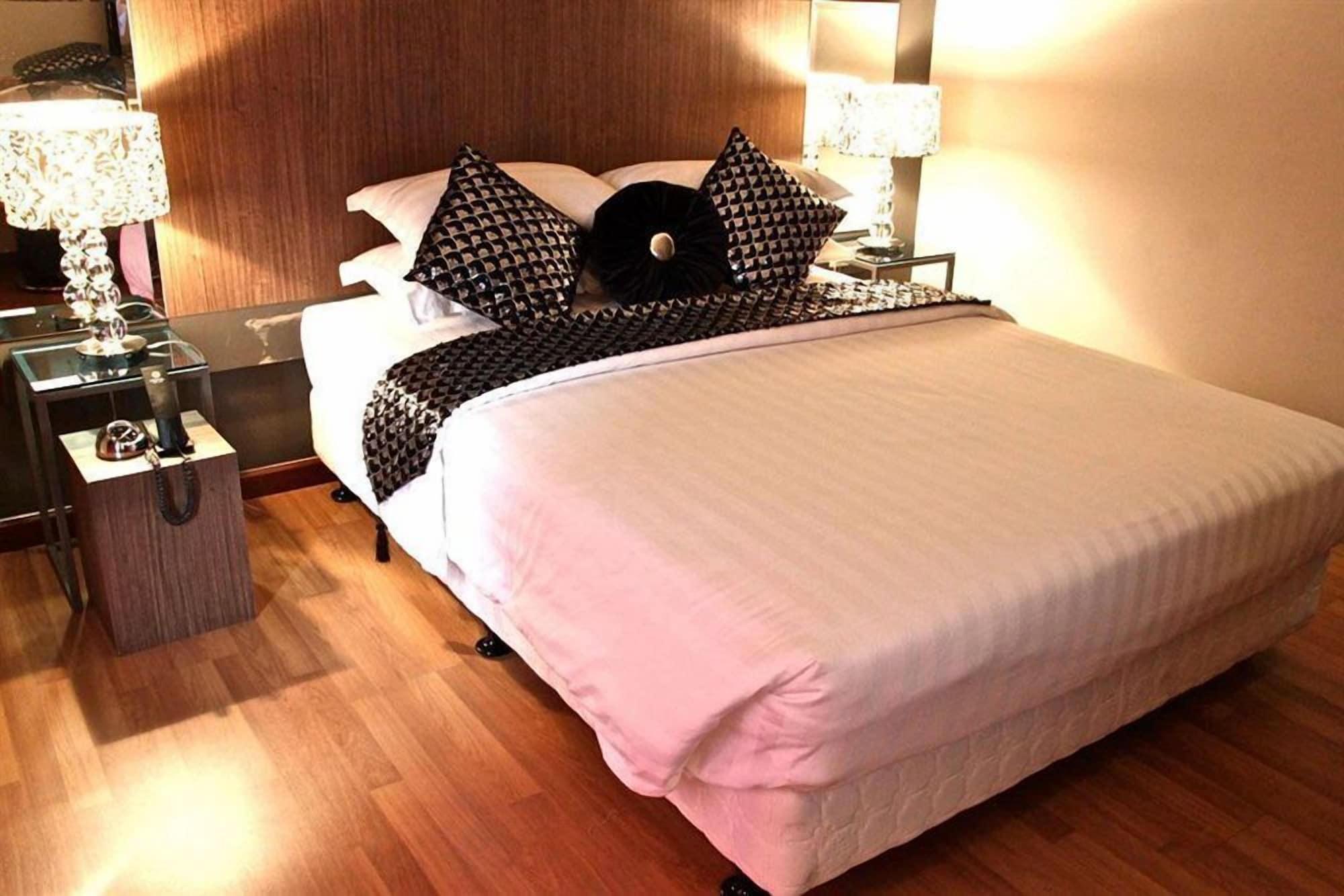 Malacca Arenaa Deluxe Hotel מראה חיצוני תמונה